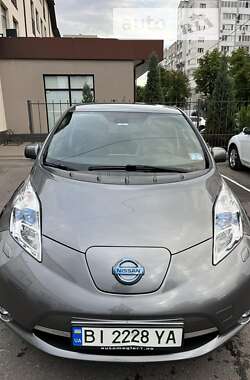 Хетчбек Nissan Leaf 2015 в Кременчуці