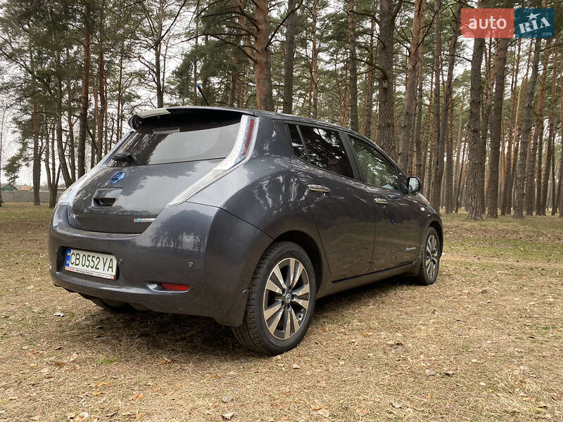 Хетчбек Nissan Leaf 2013 в Чернігові