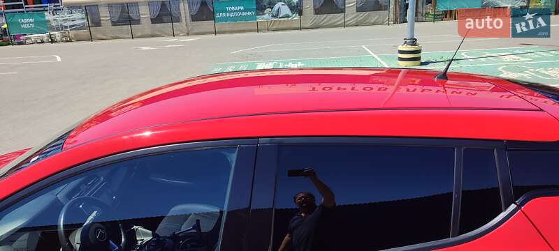 Хетчбек Nissan Leaf 2018 в Долині