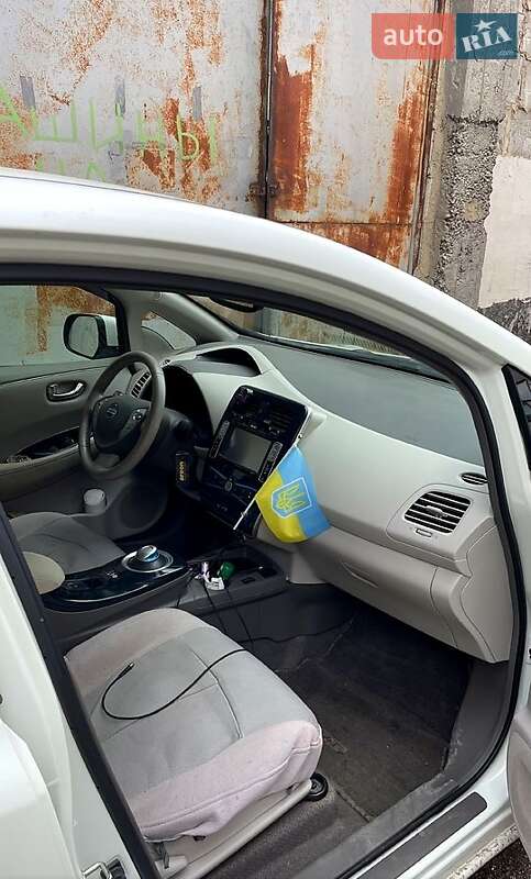 Хетчбек Nissan Leaf 2012 в Одесі