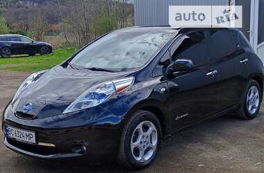 Хэтчбек Nissan Leaf 2012 в Косове