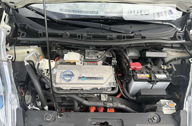 Хетчбек Nissan Leaf 2011 в Житомирі