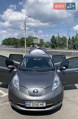 Хетчбек Nissan Leaf 2014 в Дніпрі