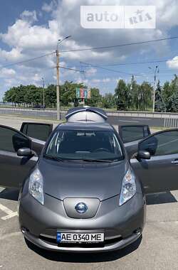 Хэтчбек Nissan Leaf 2014 в Днепре