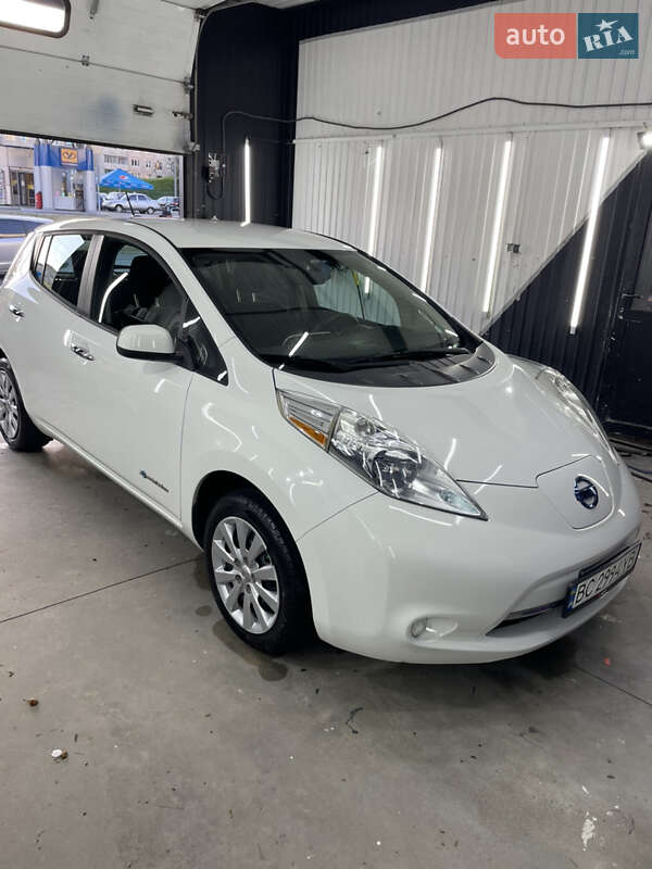 Хетчбек Nissan Leaf 2014 в Львові