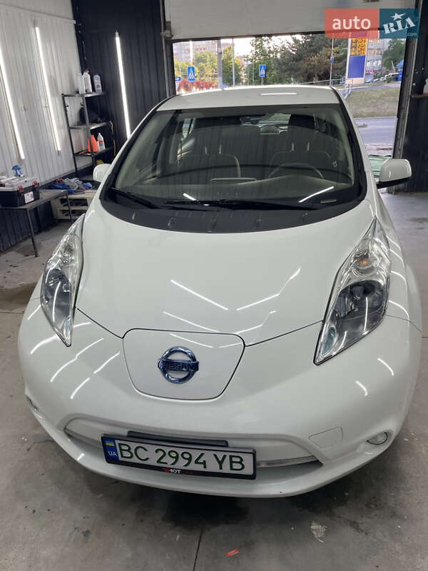 Хетчбек Nissan Leaf 2014 в Львові