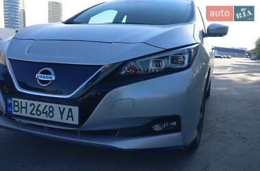 Хэтчбек Nissan Leaf 2021 в 