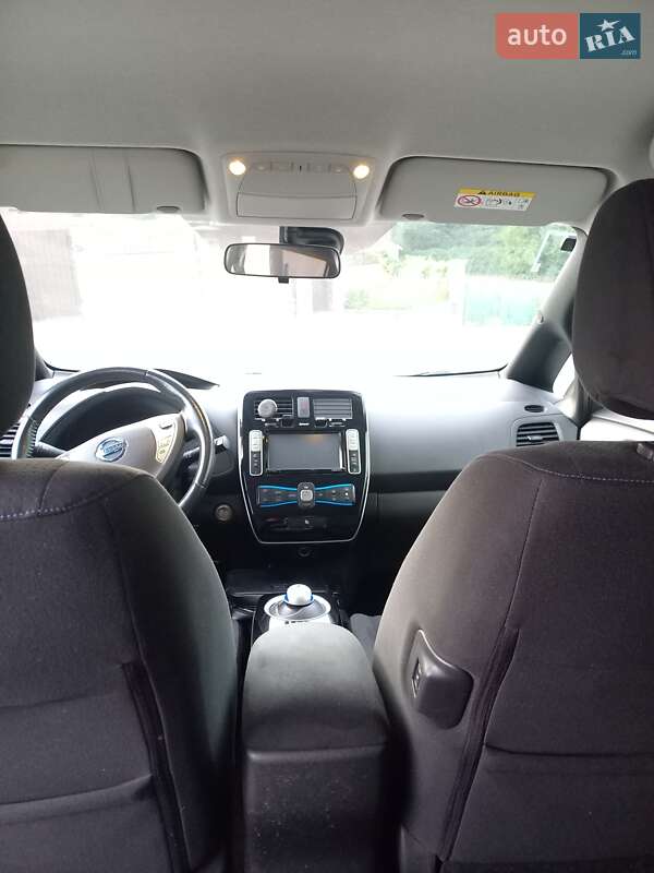 Хэтчбек Nissan Leaf 2015 в Киеве