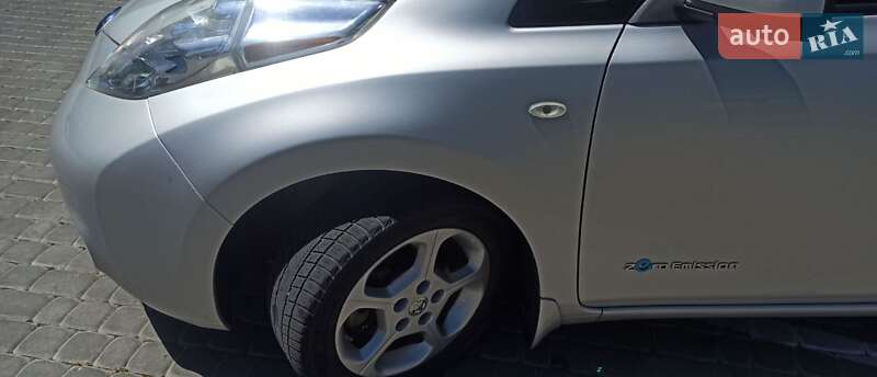 Хетчбек Nissan Leaf 2014 в Вінниці фото 3 Хетчбек Nissan Leaf 2014 в Вінниці