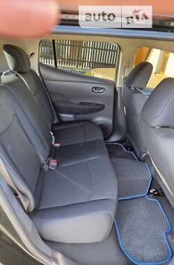 Хэтчбек Nissan Leaf 2015 в 