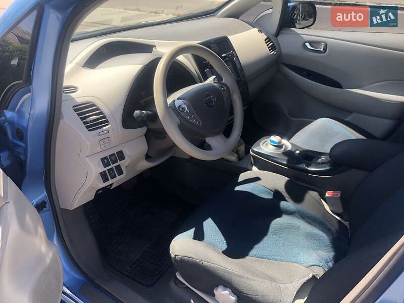 Хэтчбек Nissan Leaf 2011 в Житомире