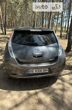 Хэтчбек Nissan Leaf 2013 в Николаеве