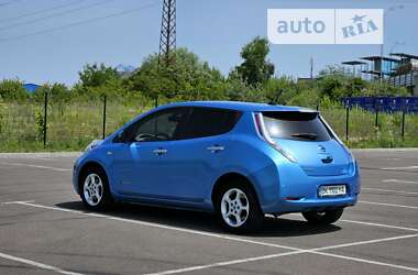 Хэтчбек Nissan Leaf 2010 в Ровно