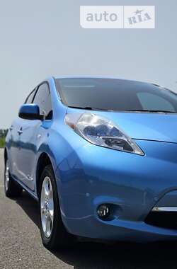 Хэтчбек Nissan Leaf 2010 в Ровно