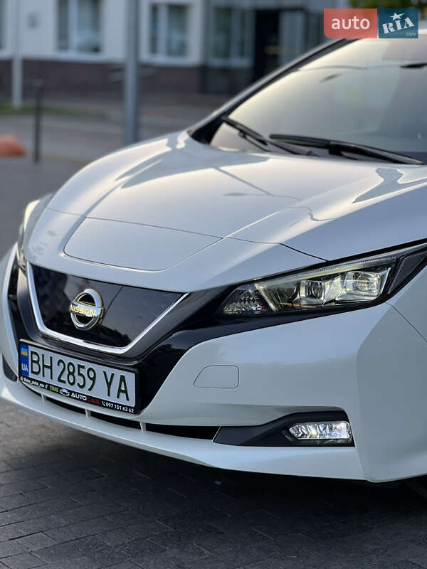 Хэтчбек Nissan Leaf 2017 в Одессе