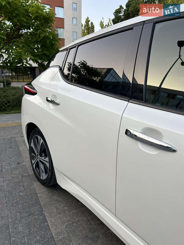 Хэтчбек Nissan Leaf 2017 в Одессе