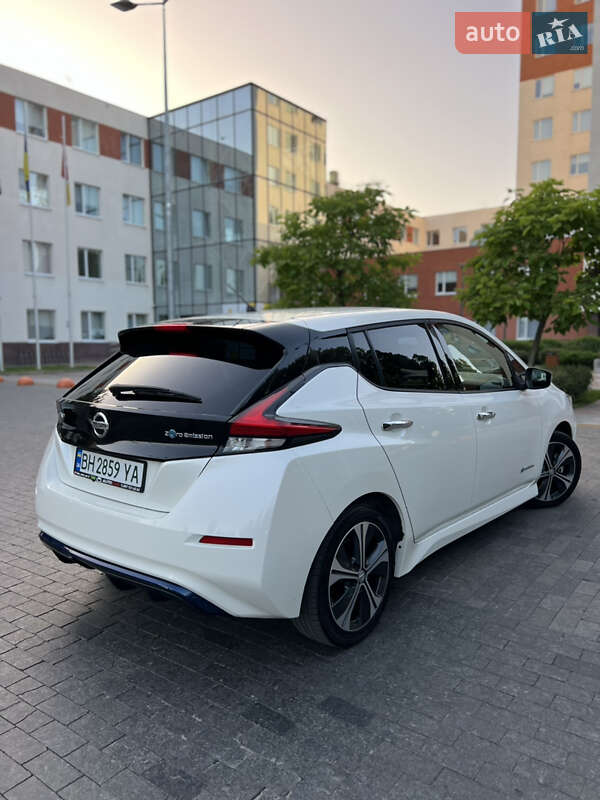 Хэтчбек Nissan Leaf 2017 в Одессе