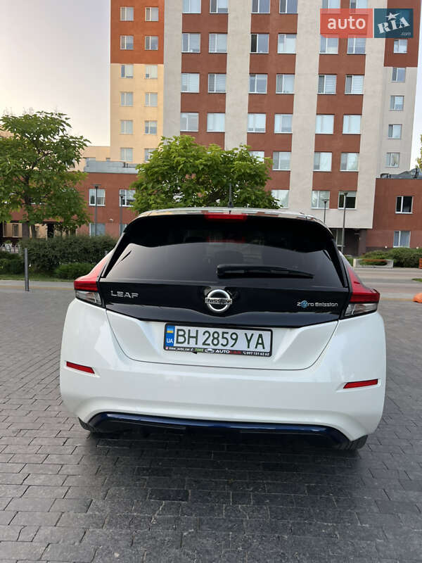Хэтчбек Nissan Leaf 2017 в Одессе