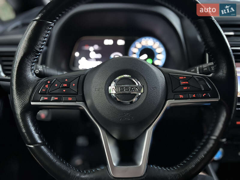 Хэтчбек Nissan Leaf 2017 в Одессе