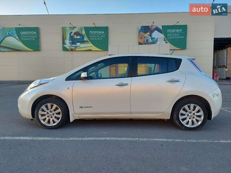 Хэтчбек Nissan Leaf 2015 в Житомире