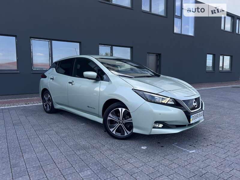 Хэтчбек Nissan Leaf 2018 в Львове