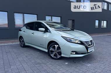 Хэтчбек Nissan Leaf 2018 в Львове