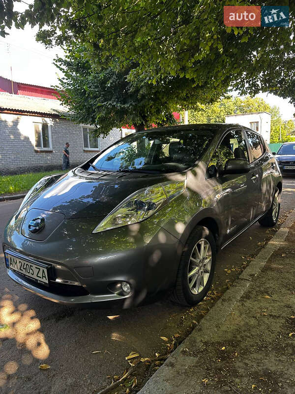 Хэтчбек Nissan Leaf 2013 в Житомире