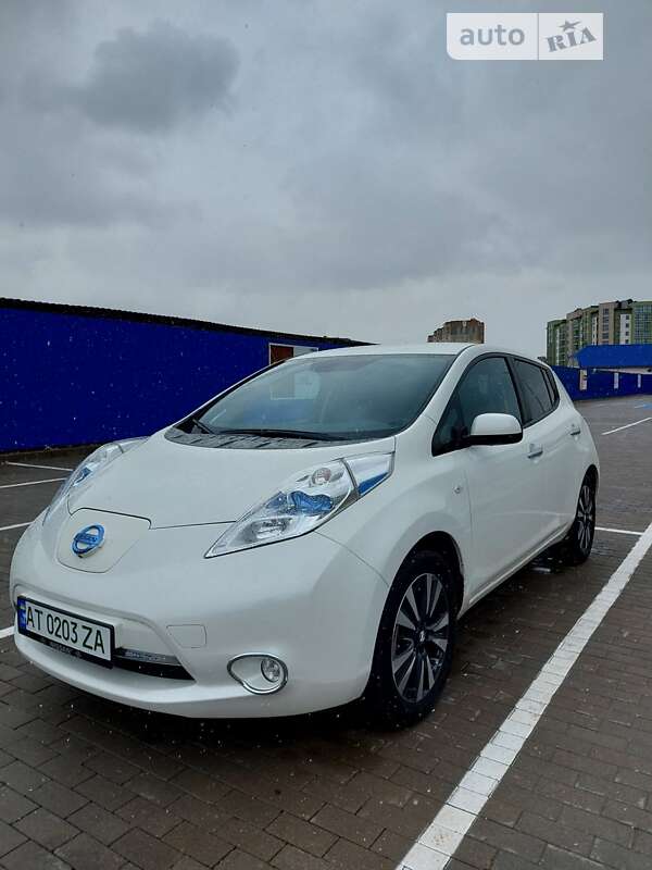 Хэтчбек Nissan Leaf 2017 в Калуше