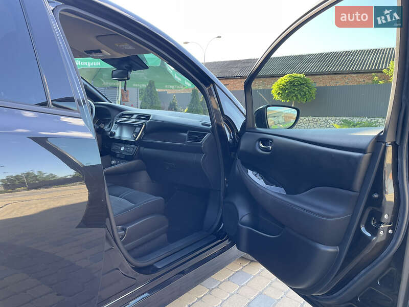 Хэтчбек Nissan Leaf 2018 в Волочиске