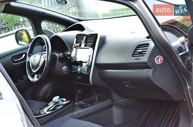 Хэтчбек Nissan Leaf 2014 в 