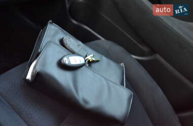 Хэтчбек Nissan Leaf 2014 в 