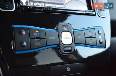 Хетчбек Nissan Leaf 2013 в 