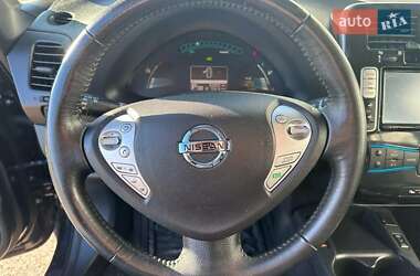 Хетчбек Nissan Leaf 2015 в 