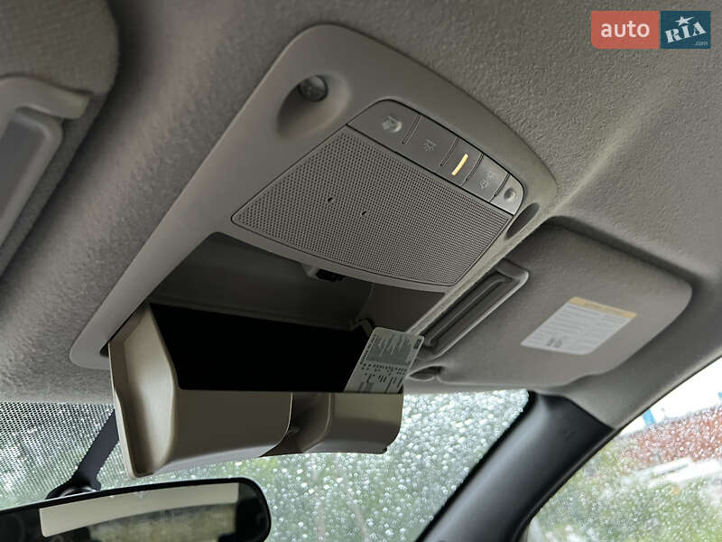 Хэтчбек Nissan Leaf 2013 в Винниках