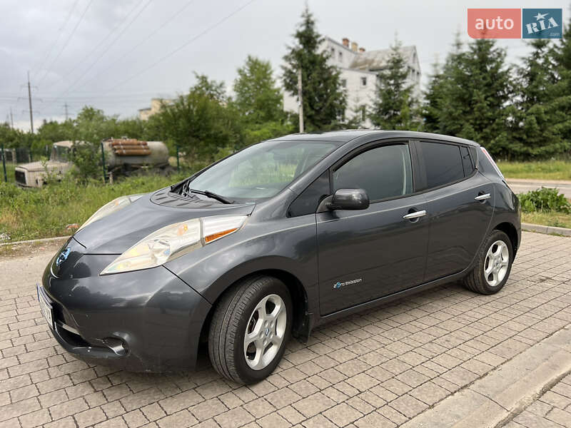 Хэтчбек Nissan Leaf 2013 в Винниках