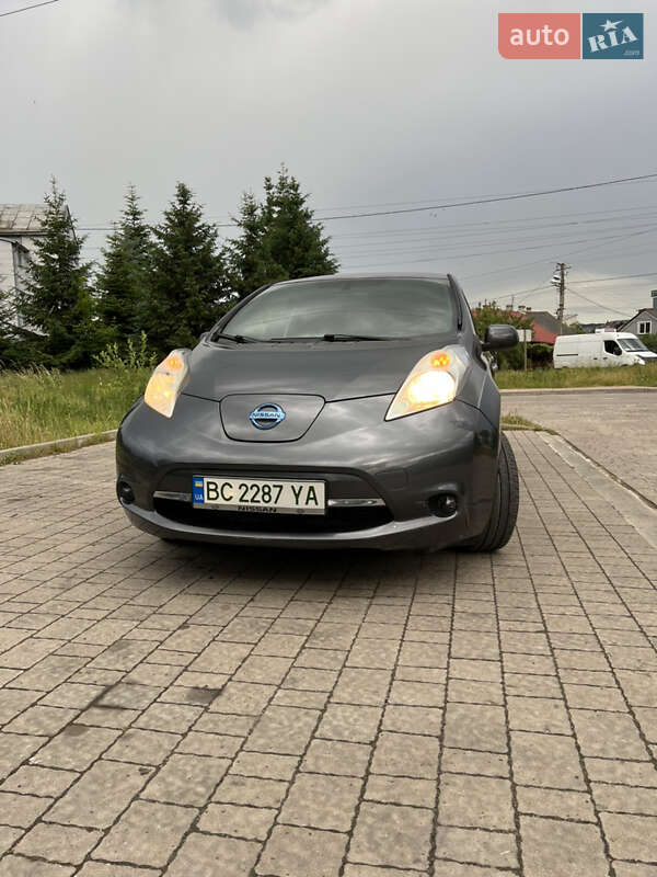 Хэтчбек Nissan Leaf 2013 в Винниках