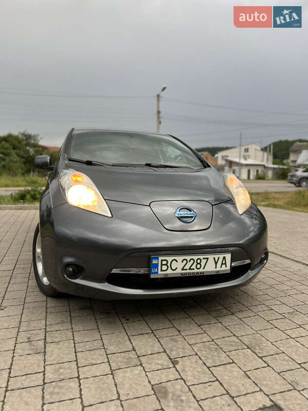 Хэтчбек Nissan Leaf 2013 в Винниках