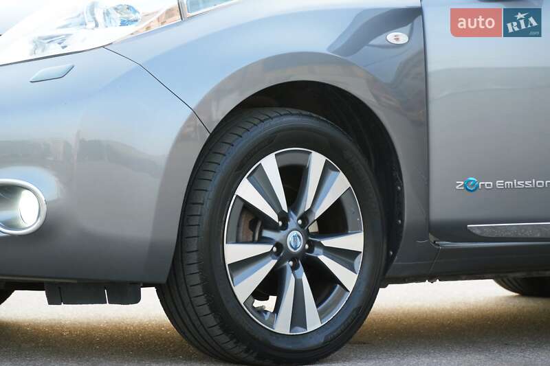 Хэтчбек Nissan Leaf 2013 в Харькове