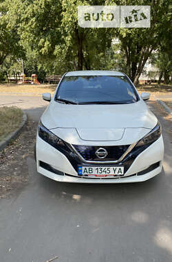 Хэтчбек Nissan Leaf 2021 в Киеве