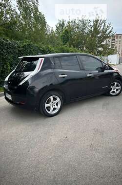 Хэтчбек Nissan Leaf 2014 в 