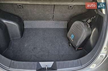 Хэтчбек Nissan Leaf 2013 в 
