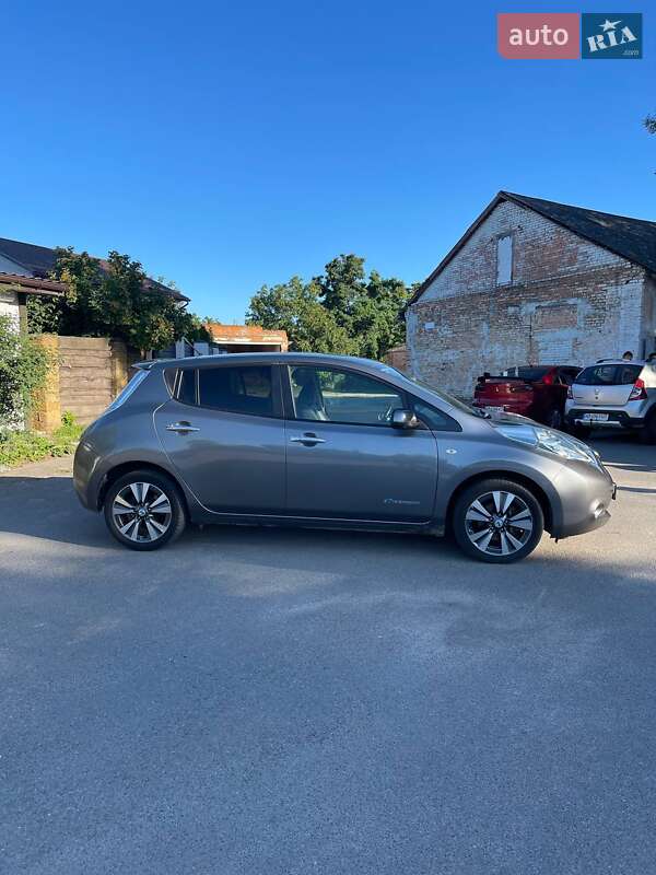 Хетчбек Nissan Leaf 2014 в Вінниці