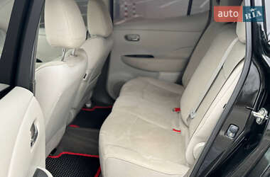 Хэтчбек Nissan Leaf 2012 в 