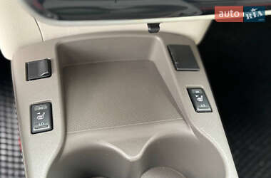 Хэтчбек Nissan Leaf 2012 в 