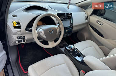 Хэтчбек Nissan Leaf 2012 в 