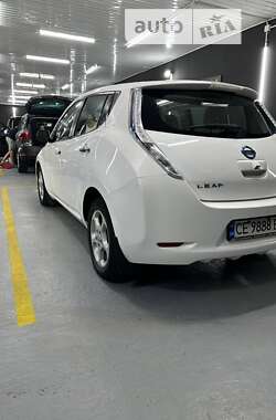 Хетчбек Nissan Leaf 2011 в Чернівцях