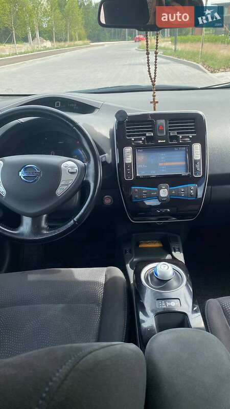 Хэтчбек Nissan Leaf 2013 в Киеве