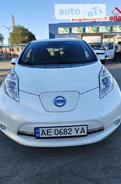 Хэтчбек Nissan Leaf 2014 в Днепре