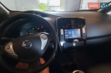 Хэтчбек Nissan Leaf 2014 в 
