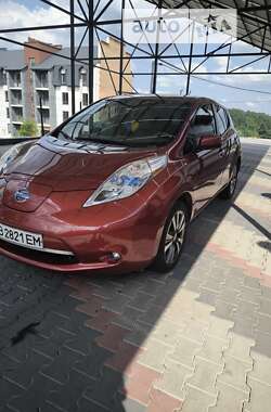 Хэтчбек Nissan Leaf 2015 в 